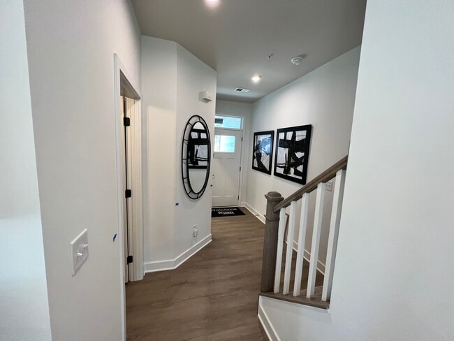 Foto del edificio - 180 Climbing Ivy Cir