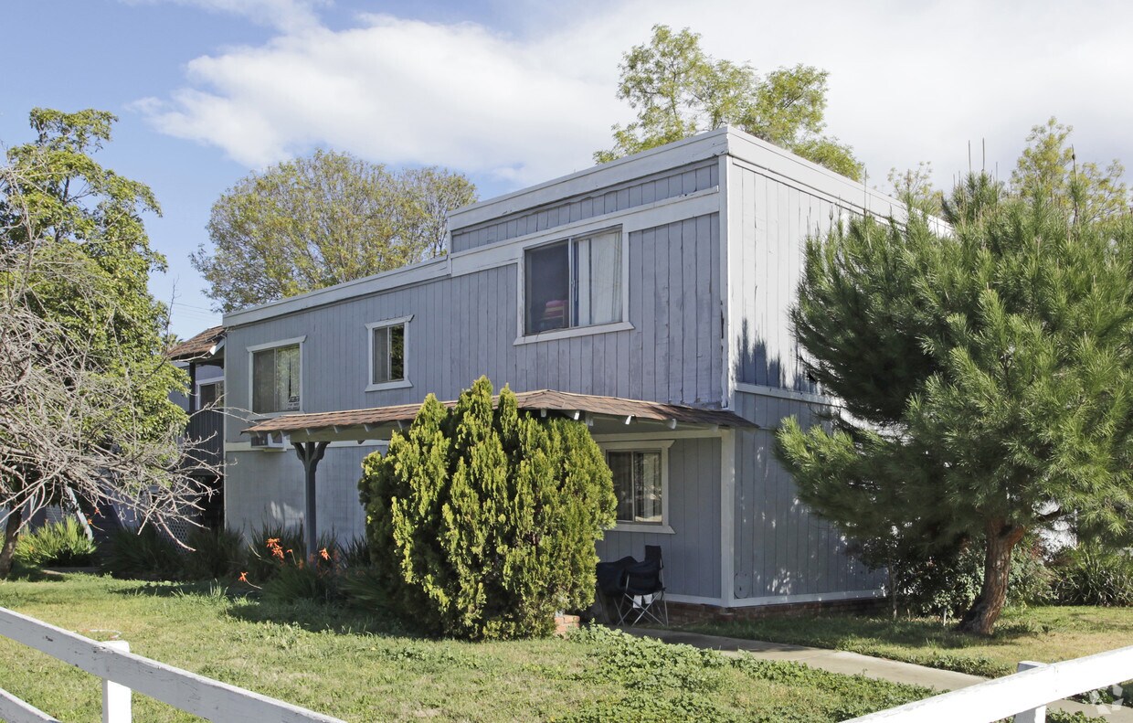 540 S Broadway, Escondido, CA 92025 Apartments in Escondido, CA