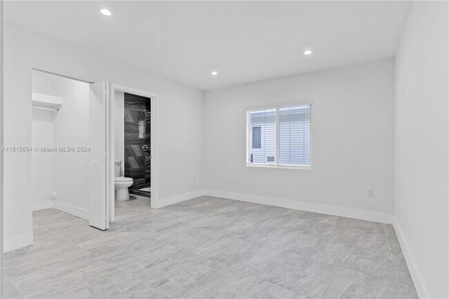 Building Photo - 10331 Sw 183rd St Miami, FL 33157