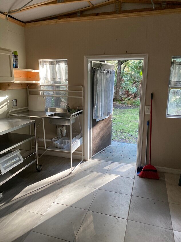 Foto del edificio - 4221 Silver Pine St