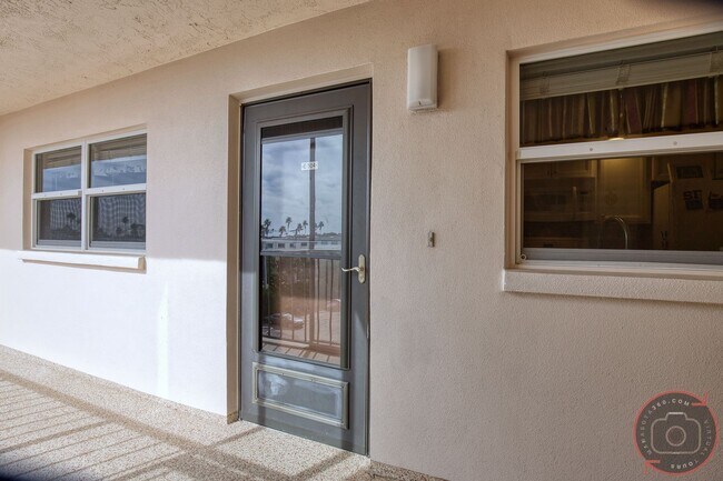 Foto del edificio - Seasonal Short-Term Furnished Condo availa...