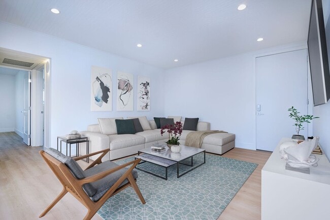 Interior Photo - A Santa Monica Sanctuary: 834 Fourth Street