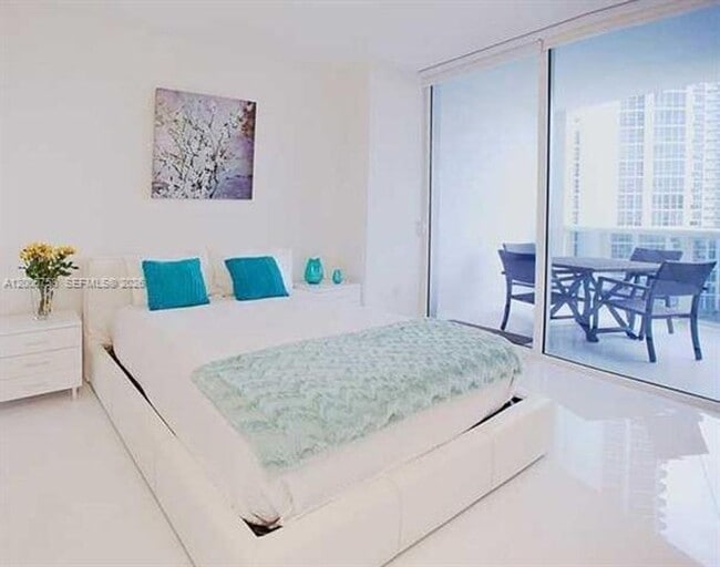 Building Photo - 18201 Collins Ave