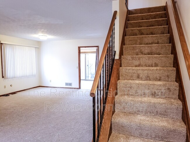 Building Photo - 3241 Brookview Way