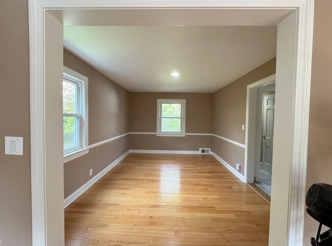 Building Photo - "COMING SOON" Stylish 4-Bedroom Home with Large Backyard in Tenafly, NJ