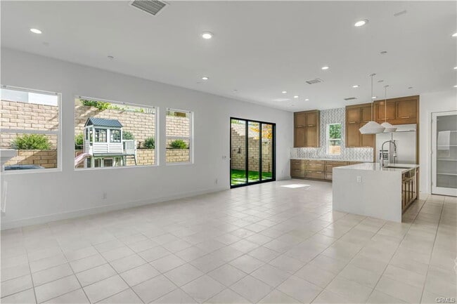 Foto del edificio - 19292 Merryweather Dr