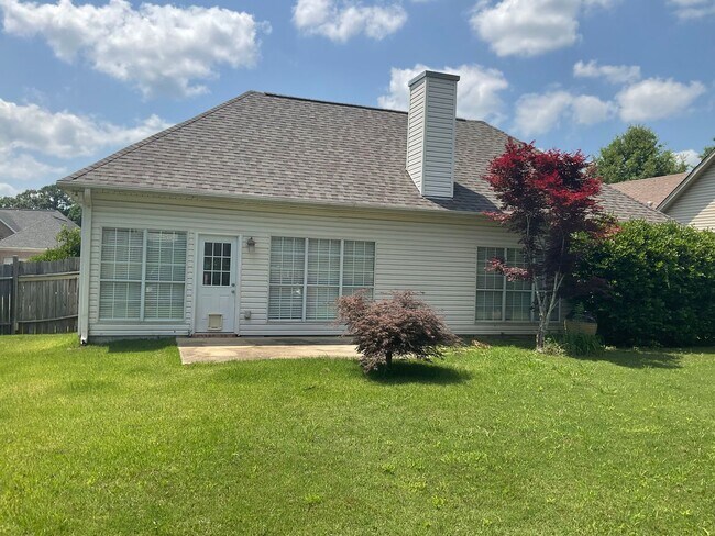 Building Photo - NOW AVAILABLE! MOVE IN SPECIAL WILL BE OFF...