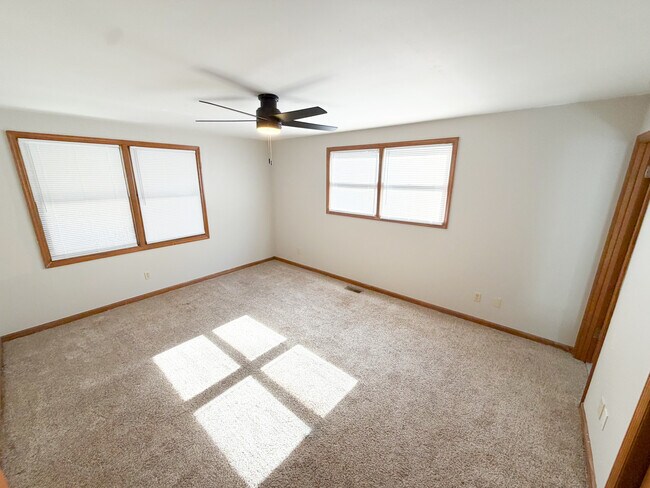 Foto del edificio - 812 Free Silver Rd