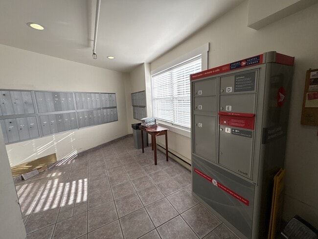 Building Photo - 151 Queen St