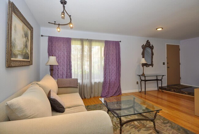 Building Photo - 2515 Via Esparto