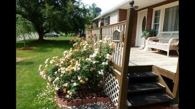 Building Photo - 12 Brookside Ave E