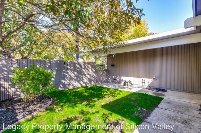 Building Photo - 3 br, 2 bath House - 496 El Capitan