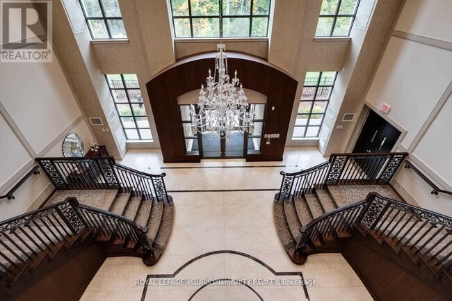 Building Photo - 9909 Pine Valley Dr