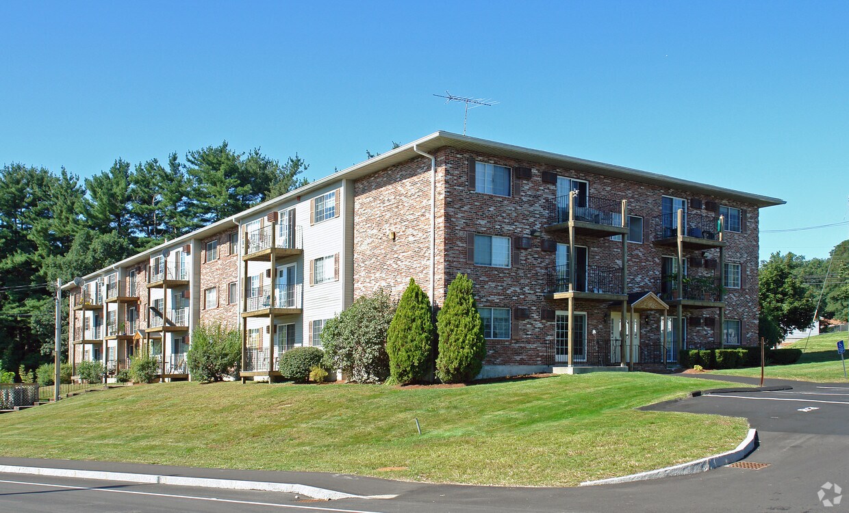 1311 Hanover St, Manchester, NH 03104 Apartments in Manchester, NH