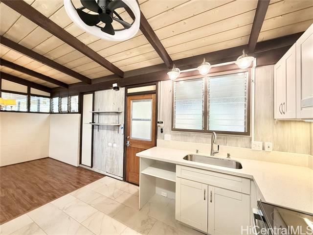 Building Photo - 5147 Kilauea Ave