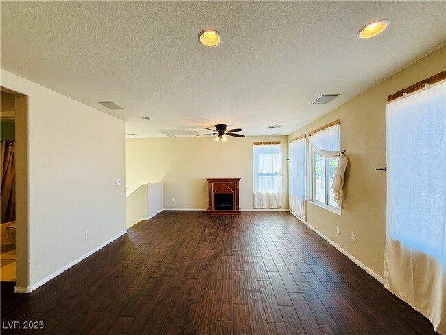 Building Photo - 5062 Gilleran Ave