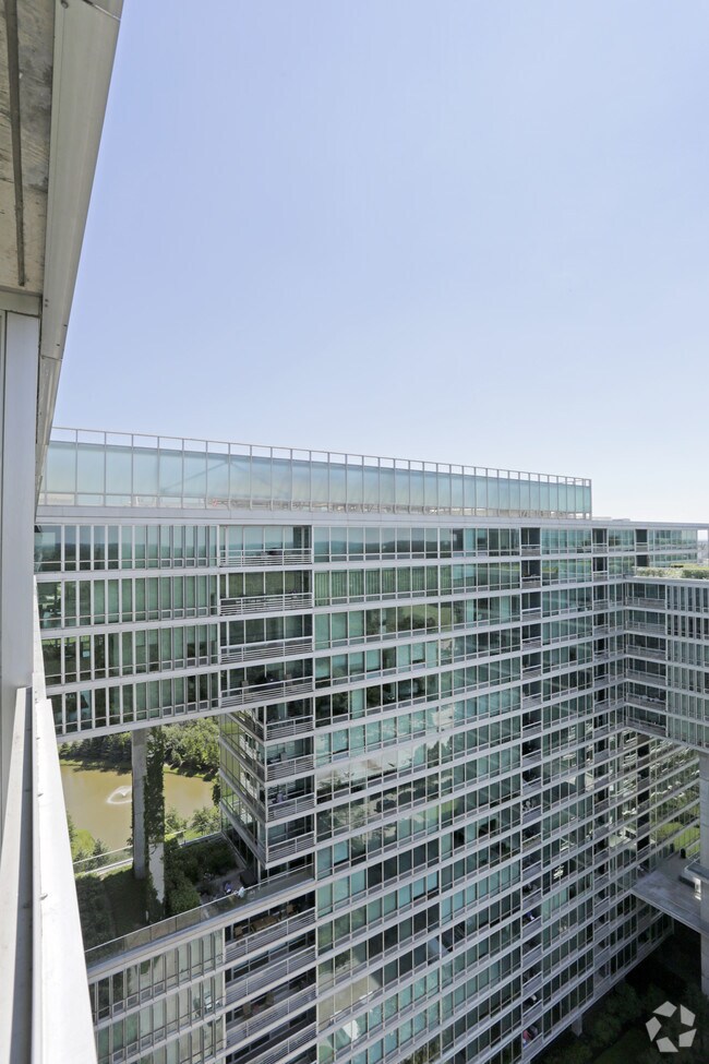 Optima Old Orchard Woods Apartments Skokie, IL