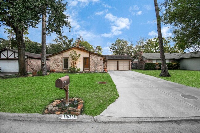 Building Photo - 15011 Cypress Ridge Dr