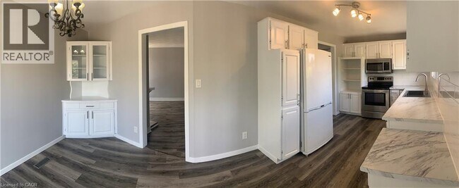 Building Photo - 66 Kennedy Ave