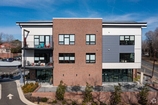 Building Photo - 515 N Churton St