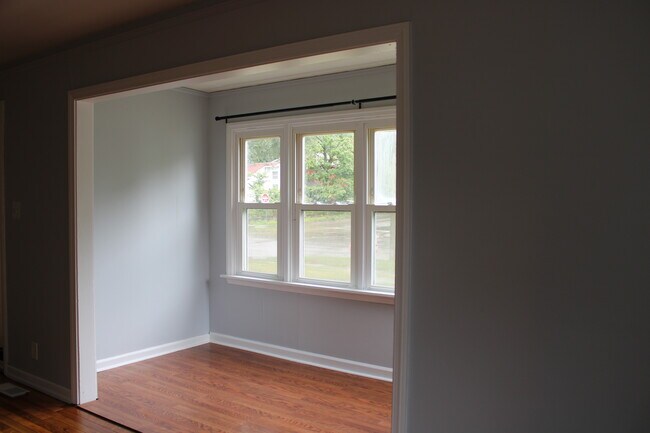 Building Photo - 215 Hessel Blvd