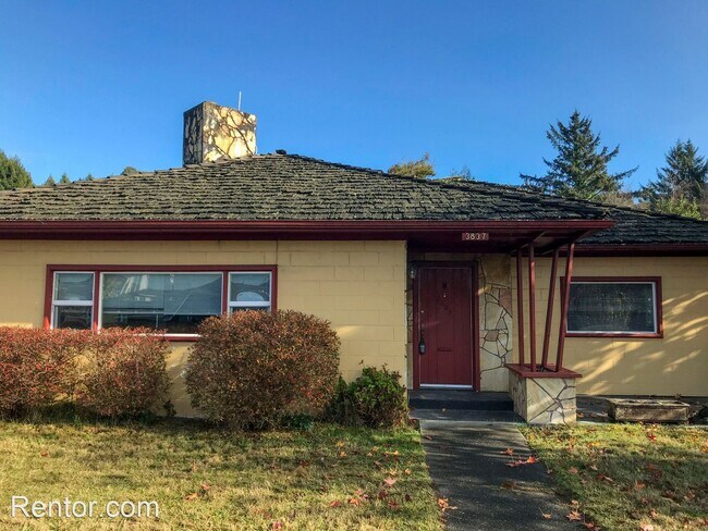 Building Photo - 3 br, 1 bath House - 3837 H Street