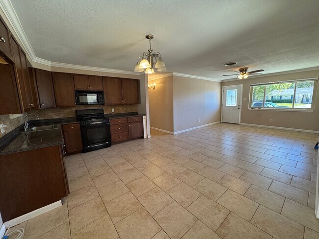 Building Photo - SOUTHERN GARDENS