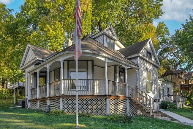 Photo - 403 Glen Ave House