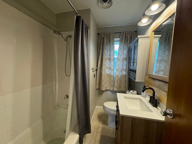 Building Photo - Single Family Home - Available - Will not ...