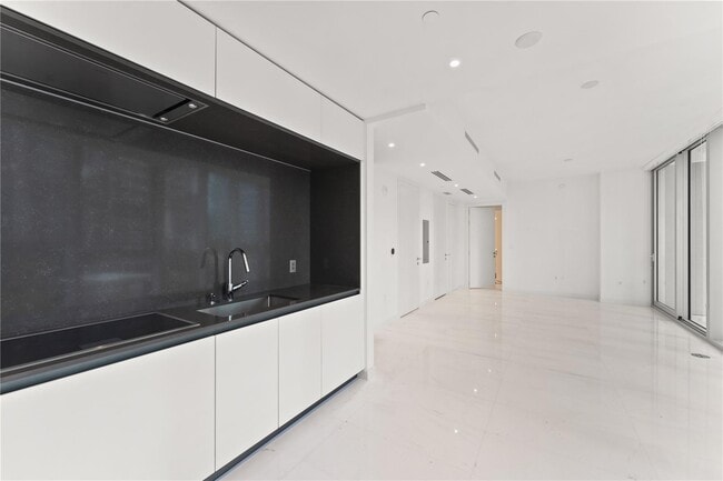 Foto del edificio - 300 Biscayne Boulevard Way