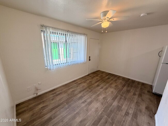 Building Photo - 6802 W Glendale Ave