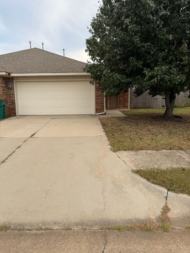 Foto del edificio - Great Home - New Carpet - Mid-Del Schools ...