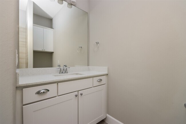 Foto del edificio - 5102 Royal Heath Dr