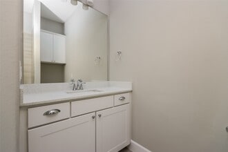 Building Photo - 5102 Royal Heath Dr