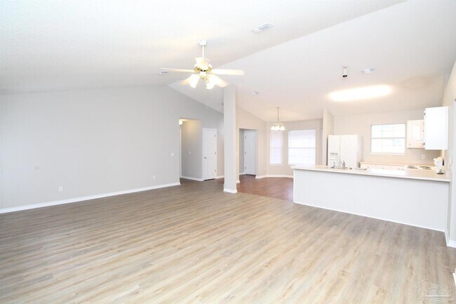 Foto del edificio - 6854 Cedar Ridge Cir