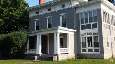 Building Photo - 169 Paddock St