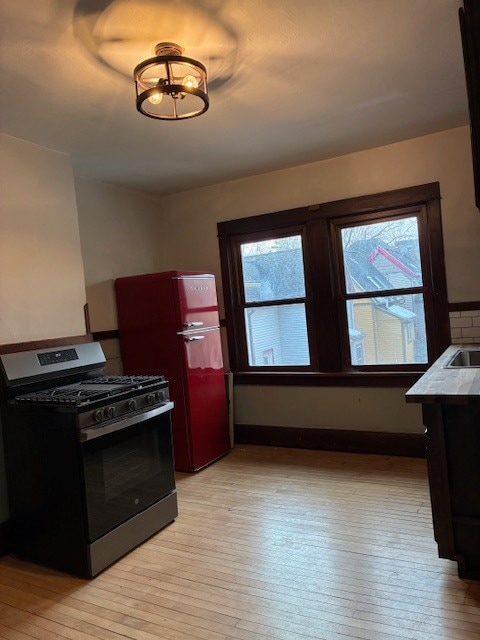 Foto del edificio - 1044 E Gorham St