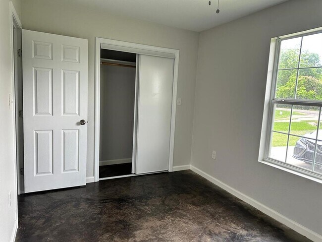 Building Photo - 907 FM 2830