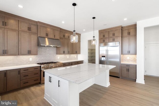 Building Photo - 853 N Manchester St