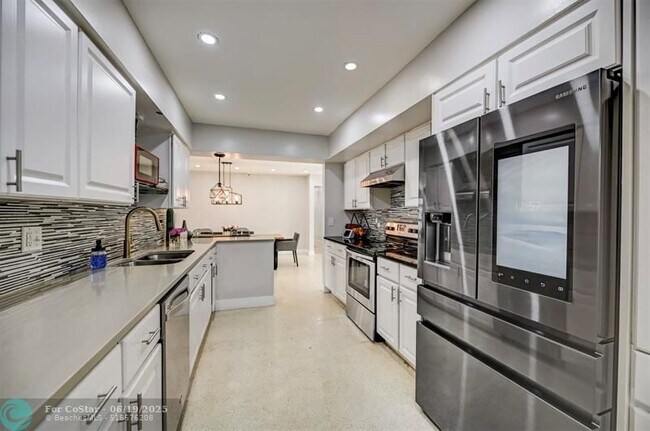 Foto del edificio - 3325 McKinley St