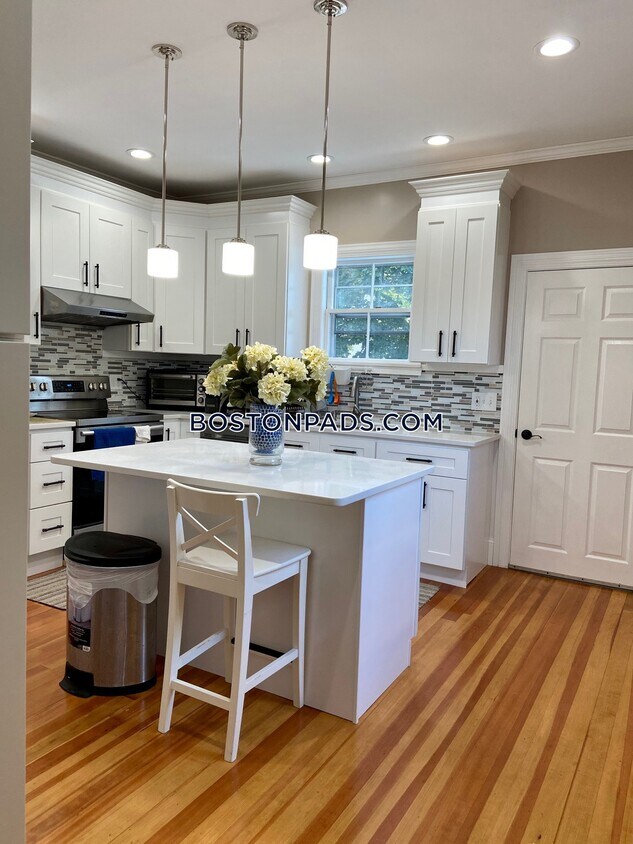 5 Sheridan Cir, Winchester, MA 01890 Apartment for Rent in Winchester