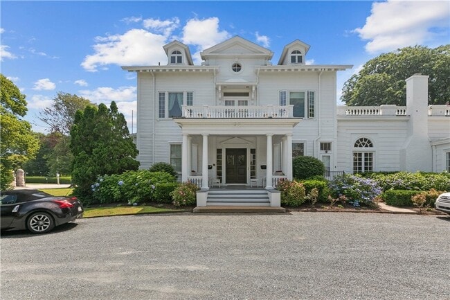 Photo - 718 Bellevue Ave House