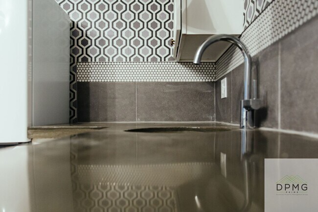 Foto del edificio - 326 E Hillsdale St