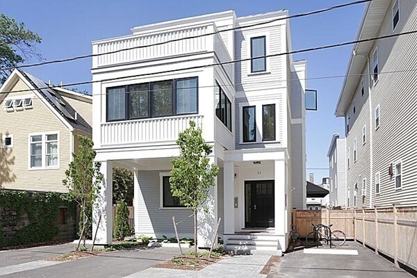 Primary Photo - 31 Harris St
