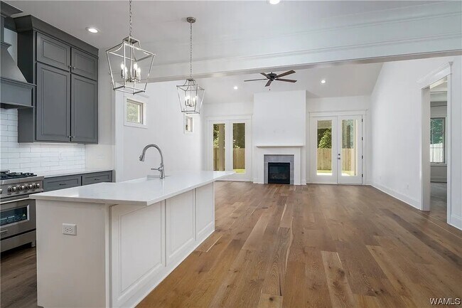 Foto del edificio - 303 Trails End Ln