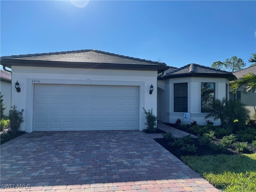 Foto principal - 6856 Winding Cypress Dr