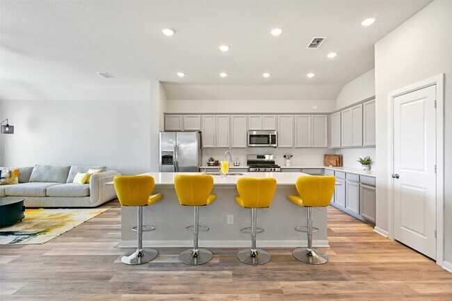Building Photo - 4946 Hitchings Ct