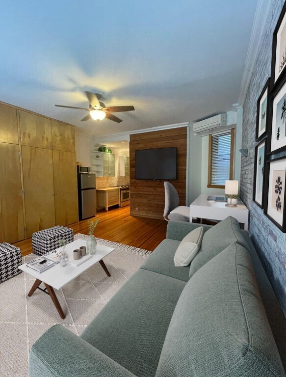 Foto del edificio - Renovated 1 Bed / 1 Bath with Exposed Brick between West 10th & Bleecker!!!!!!!!