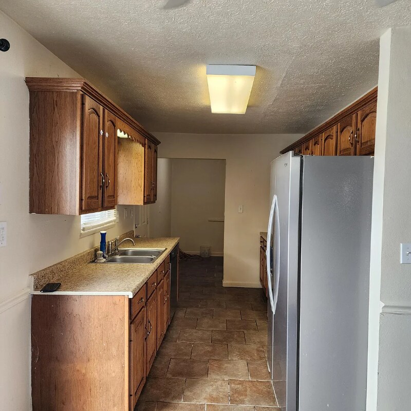 Foto del edificio - 9706 El Prado St