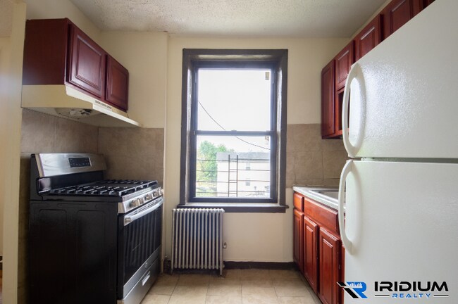 Foto del edificio - 425 Rose Ave